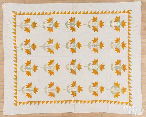 Pieced tulip quilt, early 20th c., 82'' x 69''.