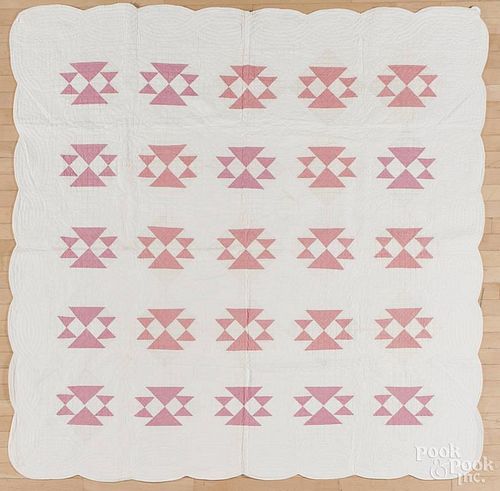 Pieced diamond pattern quilt, early 20th c., 73'' x 75''.