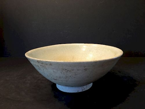 ANTIQUE Chinese pottery bowl, Tang dynasty. 6 3/4" x 1 1/2"