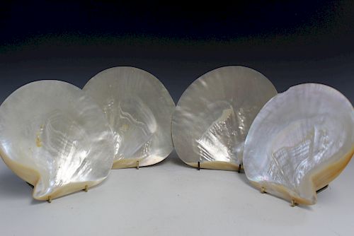4 Mother-of-pearl Shell Dishes.