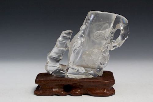 Chinese carved rock crystal vase. Qing dynasty.