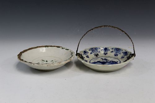 Two European pottery dishes. 