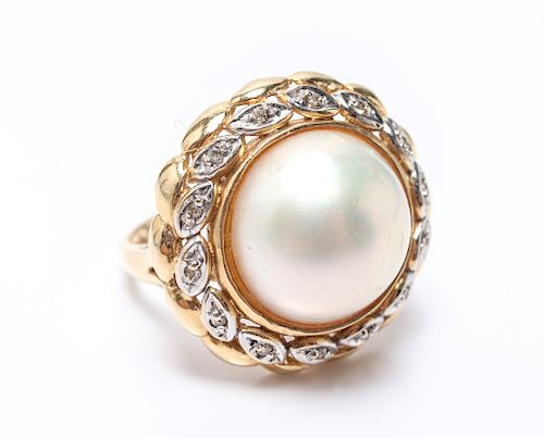 Vintage 14K Yellow Gold Mabe Pearl & Diamond Ring