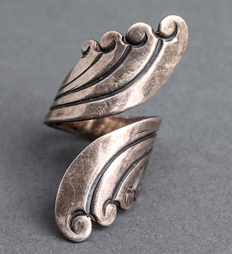 Taxco Art Deco Silver Bypass Wave Motif Ring