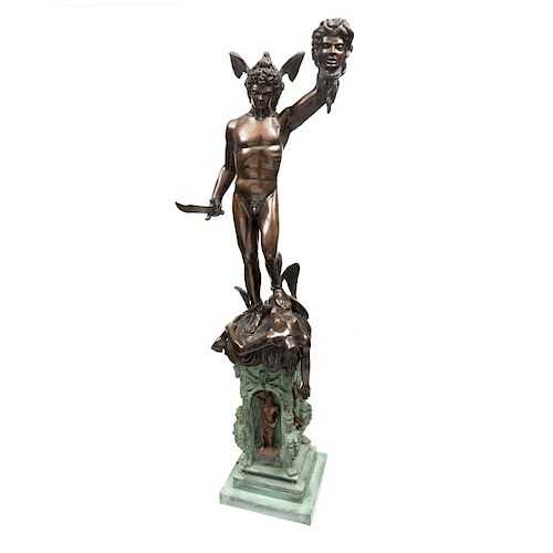 Escultura de Perseo con cabeza de Medusa. Siglo XX. Estilo Neoclásico. Fundición en bronce patinado a la cera perdida.
