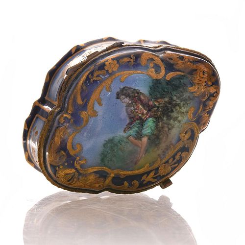 FRENCH PORCELAIN PILL BOX, IN THE STYLE OF SEVRES