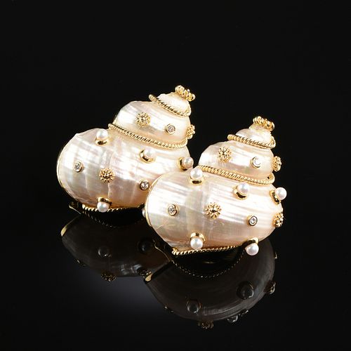 A PAIR OF TRIANON STYLE PEARL AND DIAMOND JEWELED TURBO IMPERIALIS SHELL CLIP ON EARRINGS,