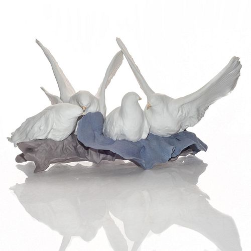 LARGE LLADRO FIGURAL GROUP, NESTING DOVES 01011747