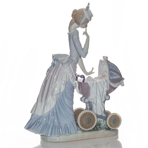 LARGE LLADRO FIGURINE, BABY'S OUTING 01004938