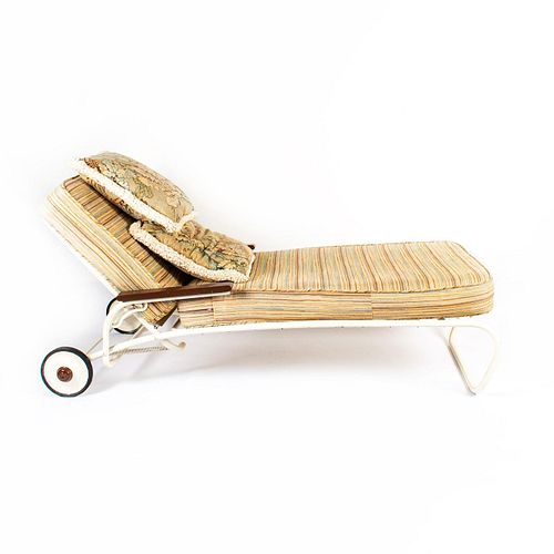 1950'S CHAISE LOUNGE FOLDING POOL CHAIR