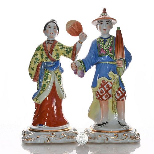 PAIR OF CHINESE PORCELAIN FIGURINES