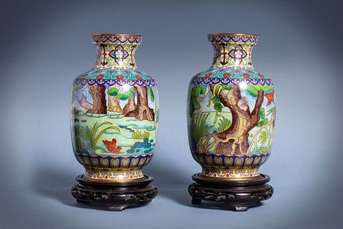 Coppia di vasi cloisonné, Cina secolo XX