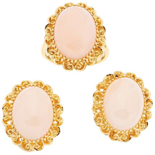 RING AND EARRINGS SET WITH CORALS. 18K YELLOW GOLD