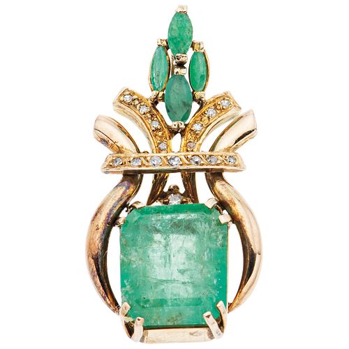 PENDANT WITH EMERALDS AND DIAMONDS. 14K YELLOW GOLD