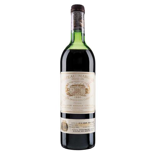 Château Margaux. Cosecha 1980. Grand Vin. Premier Grand Cru Classé. Margaux. Nivel: en el hombro superior.