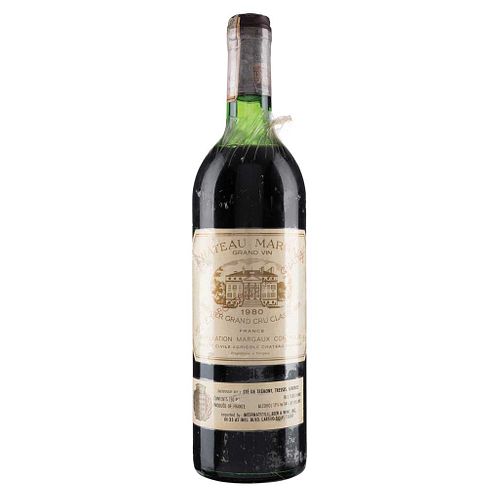 Château Margaux. Cosecha 1980. Grand Vin. Premier Grand Cru Classé. Margaux. Nivel: en la punta del hombro.