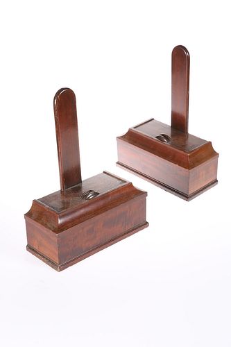 A PAIR OF MAHOGANY PLATE STANDS, IN 18TH CENTURY STYLE, each with weighted 