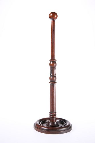 A GEORGIAN MAHOGANY WIG STAND, of typical form with dished circular base. 3