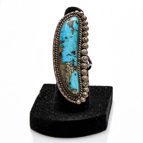NAVAJO STYLE STERLING SILVER RING W. TURQUOISE CABOCHON