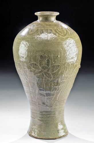 15th C. Korean Joseon Dynasty Maebyeong Vase