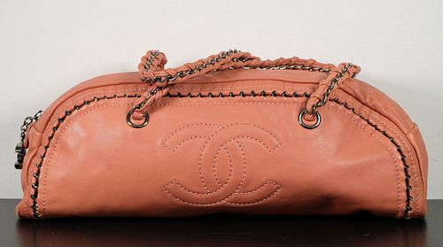 Lambskin Chanel Handbag in Salmon