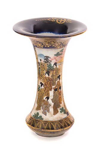Japanese Satsuma Meiji Period Vase w/ Shimazu Clan