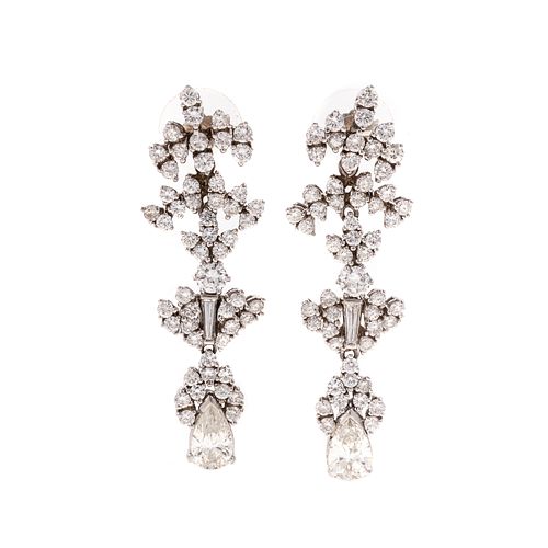 A Pair of Stunning Diamond Dangle Earrings in 18K