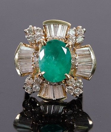 Large Emerald & Diamond 14K YG Ladies Ring