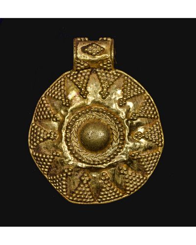 ROMAN GOLD PENDANT WITH FLORAL PATTERN