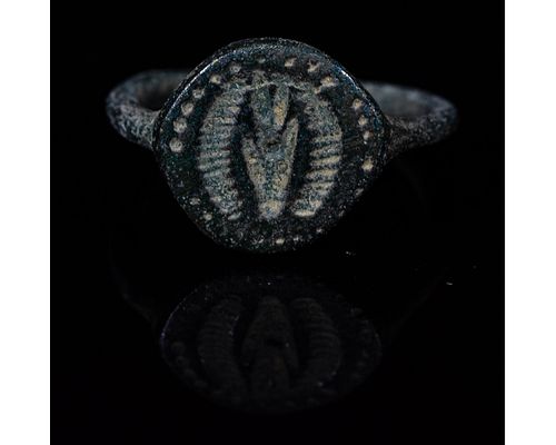 ROMAN BRONZE SEAL RING WITH BEAST