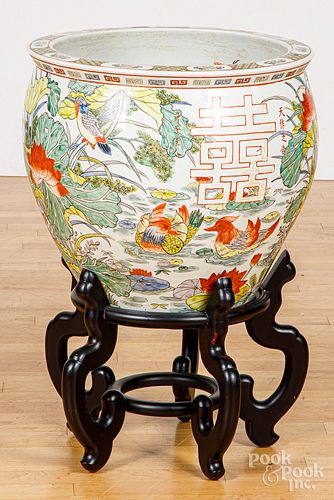 Chinese porcelain jardinière, 20th c.