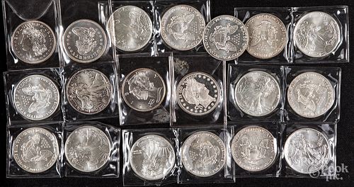 Nineteen 1 ozt. fine silver coins.