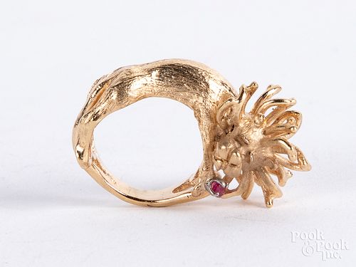 14K gold lion ring, size 6, 9.3 dwt.