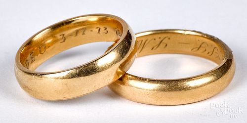 Two 18K gold wedding bands, 7.7 dwt.