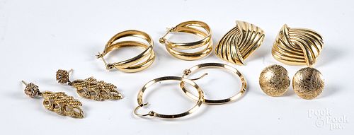 Five pairs of 14K gold earrings, 13.4 dwt.