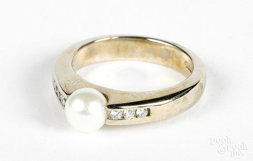 14K gold diamond and pearl ring