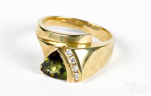 14K gold diamond and green gemstone ring