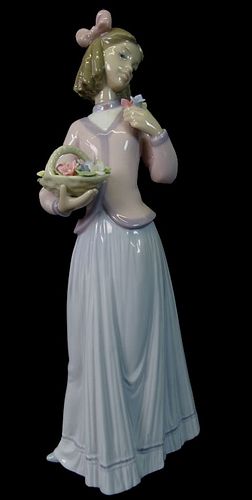 Lladro #7644 Innocence in Bloom Porcelain
