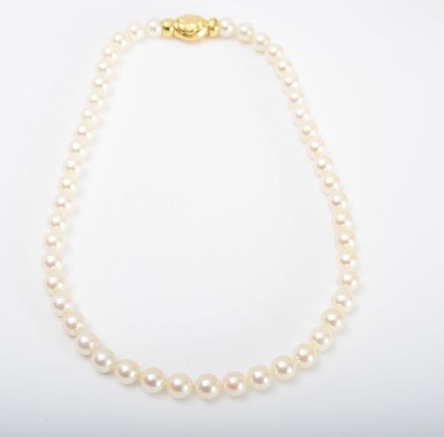 18K GOLD AND CULTURED PEARL NECKLACE