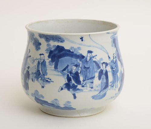 CHINESE BLUE AND WHITE PORCELAIN FOOTED BOWL