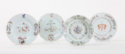 FOUR CHINESE EXPORT FAMILLE ROSE ARMORIAL PORCELAIN PLATES