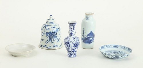 CHINESE BLUE AND WHITE SMALL BALUSTER-FORM VASE AND FOUR OTHER BLUE AND WHITE ARTICLES