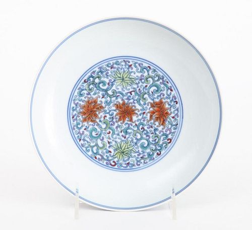 CHINESE DOUCAI PORCELAIN FOOTED DISH