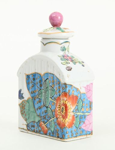 MODERN CHINESE FAMILLE ROSE PORCELAIN TOBACCO-LEAF-PATTERNED TEA CADDY AND COVER