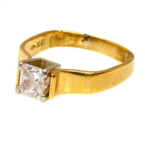 Diamond & 18k gold solitaire ring