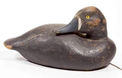 AMERICAN CARVED AND PAINTED DUCK DECOY