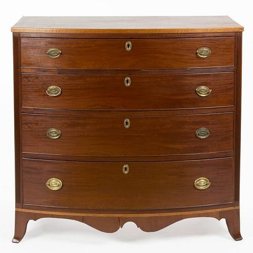 MID-ATLANTIC FEDERAL MAHOGANY BOW-FRONT BUREAU / CHEST OF DRAWERS