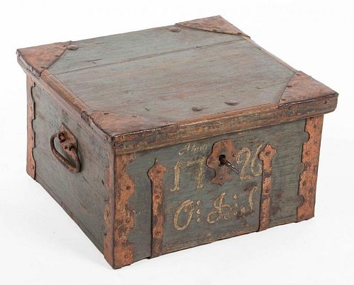 EUROPEAN PAINTED PINE STRONG BOX