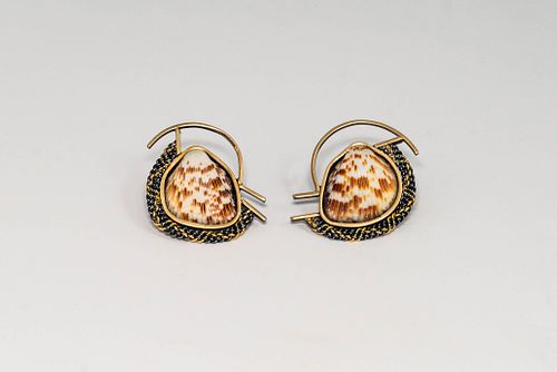 HANNE BEHRENS, Earrings (Shell #4)