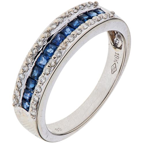 RING WITH SAPPHIRES AND DIAMONDS IN 18K WHITE GOLD with 32 brilliant cut diamonds ~0.16 ct. Weight: 4.0 g. Size: 7